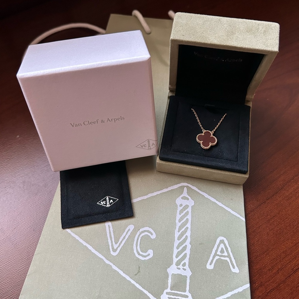 Van Cleef & Arpels VCA Vintage Alhambra VA Carnelian Pendant Necklace in 18K YG